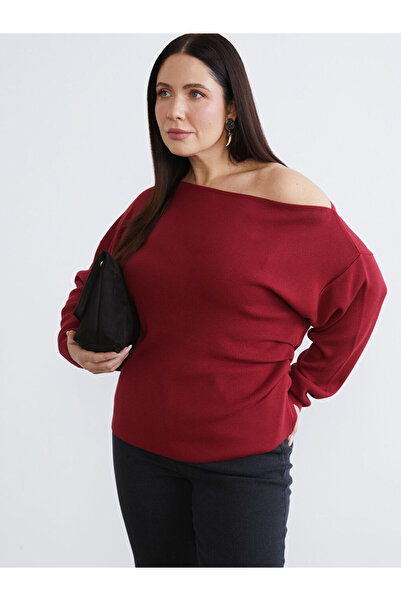 LC Waikiki بلوفر تريكو نسائي بياقة قارب وحاشية كبيرة باللون الأحمر من متجر بلس