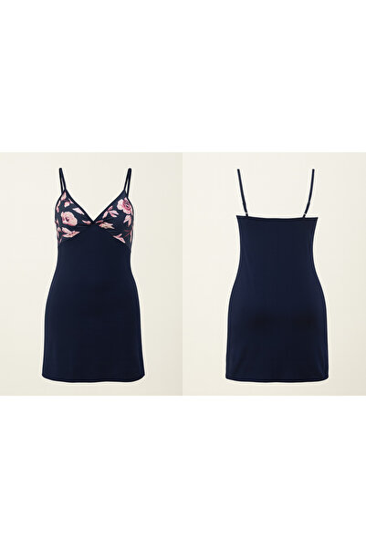 turkish Luxurious nightgown with delicate floral prints – elegant design