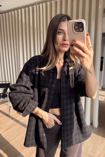 Sue Store Μαύρο καφέ καρό πουκάμισο oversized Ξυλοκόπος με λεπτομέρεια από πέτρα