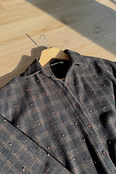 Sue Store Μαύρο καφέ καρό πουκάμισο oversized Ξυλοκόπος με λεπτομέρεια από πέτρα