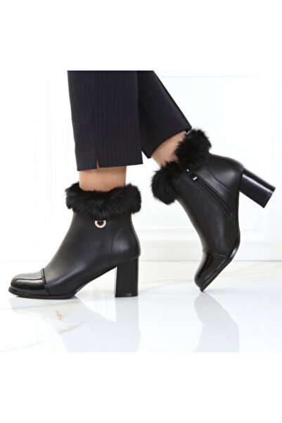 carma Black ankle boots