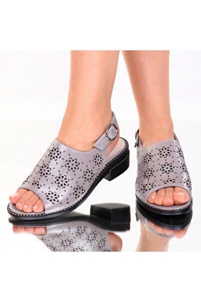 Evelin Silver faux leather sandals