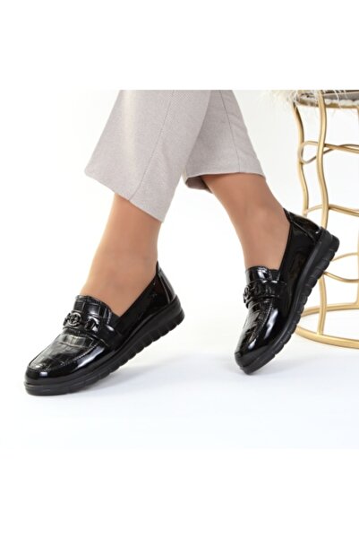 LİORİS Black Patent Low-Heel Shoes