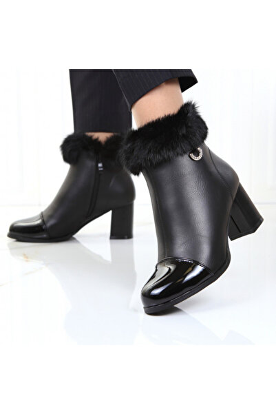 carma Black ankle boots