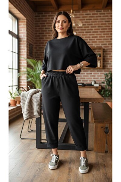 Curly Black Knitted Creepe Carrot Pants