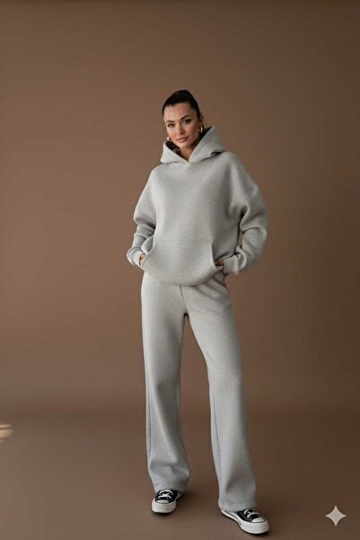 Keep Risen Women's Oversized Hoodie and Sweatpants Set in Timeless Elegance