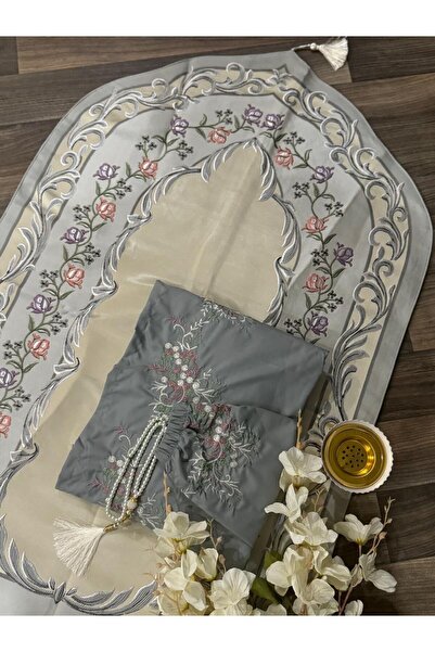 Generic Women's prayer rug set with mihrab