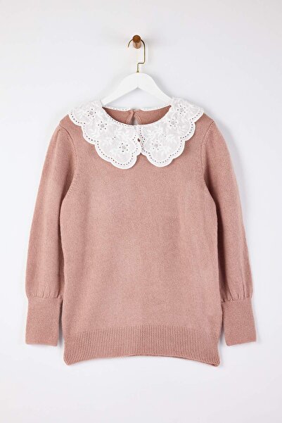 Trendyol Curve Grau-Rosafarbener Strickpullover mit Spitzenkragen TBBAW26AN00020