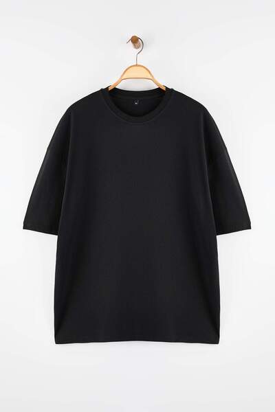 Trendyol Collection Чорна Oversize/Широкий крій Великий розмір Базова футболка TMNSS26BF00001
