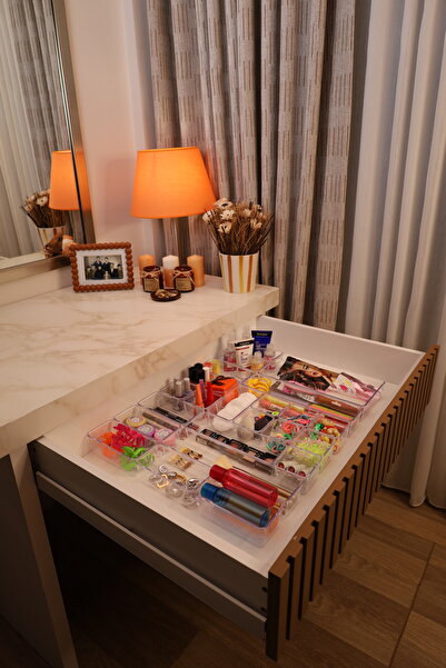 color house مجموعة من 24 منظم أدراج شفاف قابل للتعديل لتنظيم أدوات التجميل والمجوهرات (بلاستيك صلب)