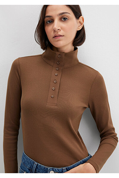 Mavi Braunes T-Shirt mit Knopfdetail und Stehkragen, tailliert / eng anliegend geschnitten 1613614-71590