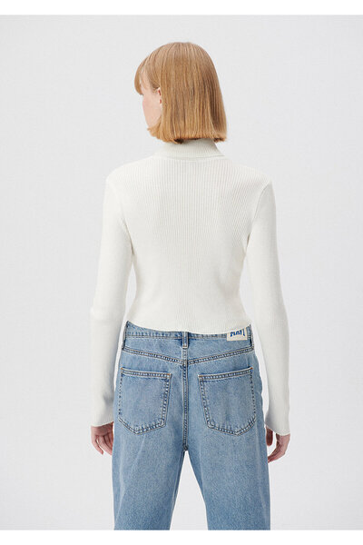 Mavi Pulover alb cu gât înalt - Croială mulată 1710143 -81964