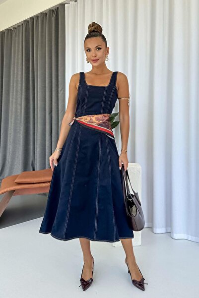 Mine Tan Butik Τζιν φόρεμα με τετράγωνο γιακά - Navy Blue