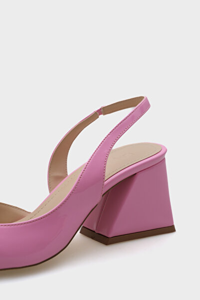 Capone Outfitters Dámské boty Robby Open Back Pointed Toe na středním podpatku z lakované kůže