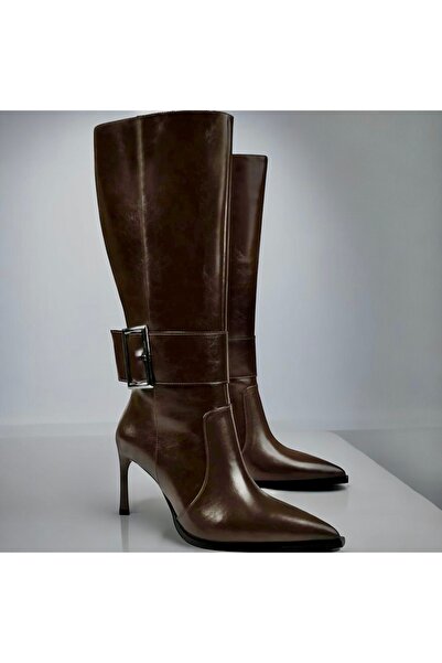 runa shoes حذاء بكعب عالي بتفاصيل حزام من الجلد اللامع