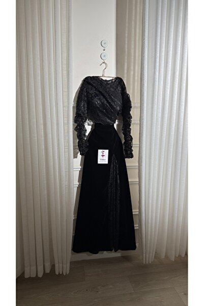 Onila black dress with long sleeves