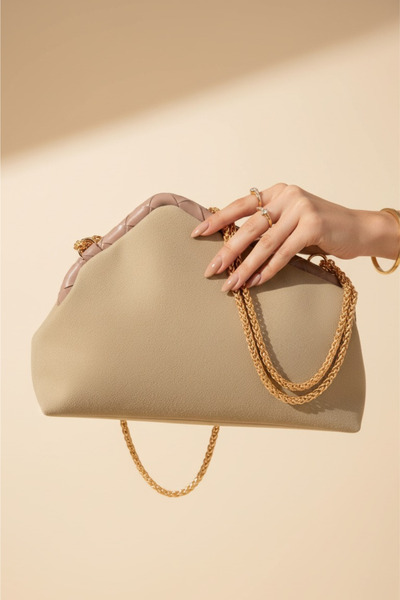 Berlesi حقيبة كتف بسلسلة من جلد الغزال البيج