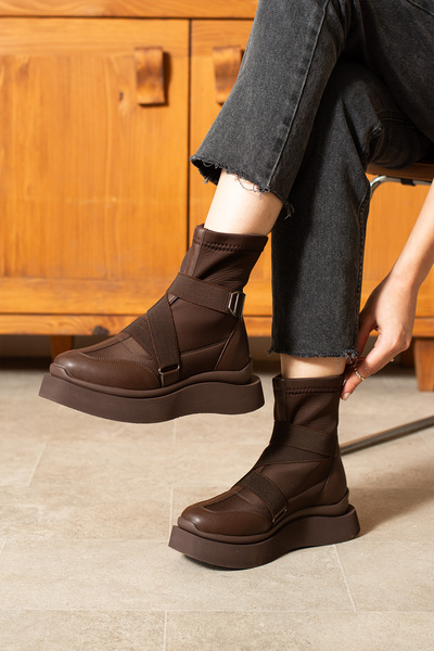 dabab shoes Γυναικείες αθλητικές μπότες Adrinal Bitter Brown Stretch Belt Detail Flat Sole