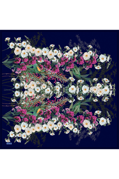 Aker Eșarfă din satin crep de mătase, albastru marin, cu model tip pensulă