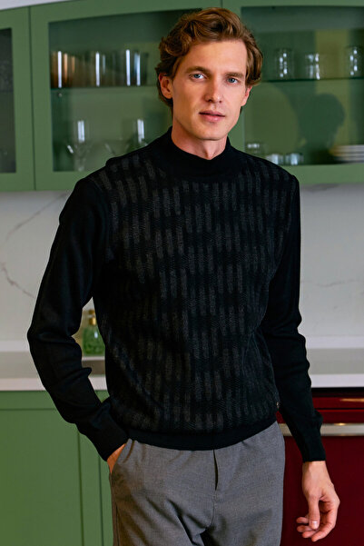 Çizgi Triko Ανδρικό πουλόβερ μισό ψαράδικο μαύρο με σχέδιο από ατσάλινο πλέγμα κλασικής εφαρμογής