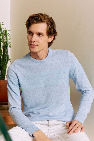 Çizgi Triko Мъжки пуловер с обло деколте в ледено синьо с ребрист десен и кла...