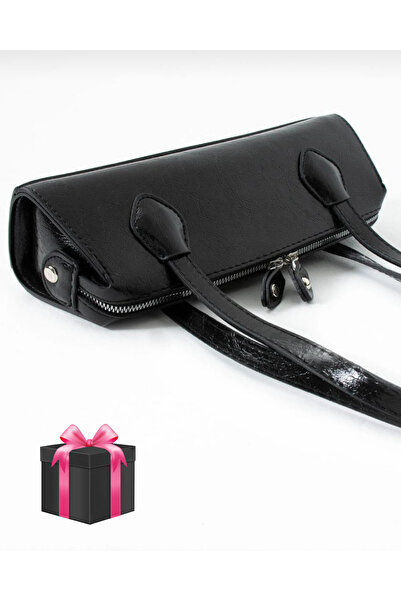 GAMZELİRENKLERİM حقيبة يد مستطيلة من الجلد الصناعي بذراعين مع تفاصيل مزخرفة