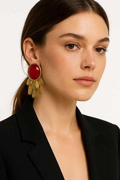 HAZAL KAYA ATELIER أقراط نسائية متدلية من الذهب بحجر بيضاوي باللون العنابي