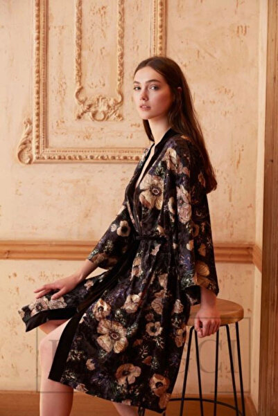 Miss Loren Жіночий чорний халат