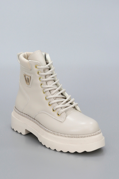 GİNZA SHOES حذاء سونا بتفاصيل حجرية ورباط فاردوه