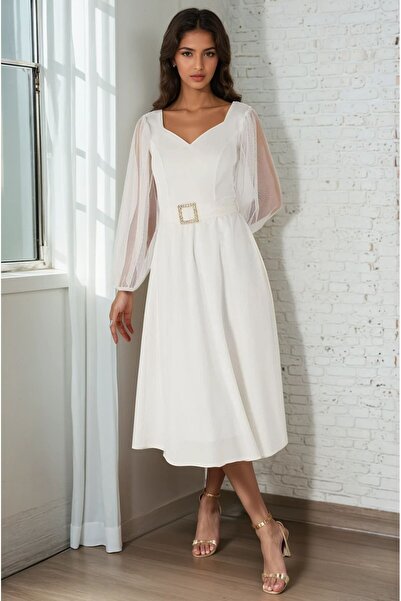 OLSAMODA ROCHIE DE INVITATĂ LA CĂSĂTORIE, CU GÂRĂ ÎN FORMA DE INIMĂ, CU MÂINI DIN TUL, DETALII CU BROSĂ, DIN MATERIAL EXTENSIBIL, MIDI, CU FUSTĂ CLOȘ.