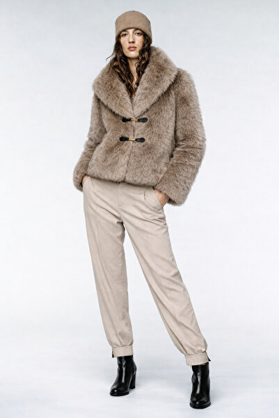 Kir Дамско късо палто с мека подплата и кожа