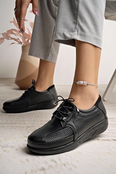 Castle Black 42632 Pantofi de damă din piele naturală neagră cu proeminență la degete