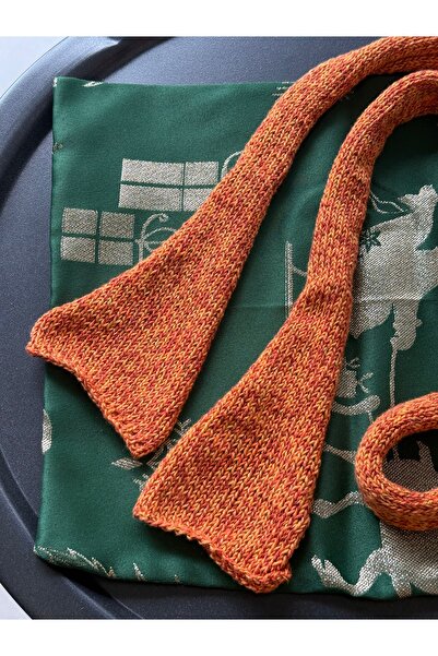 Sfenks. İnce şal atkı (turuncu)