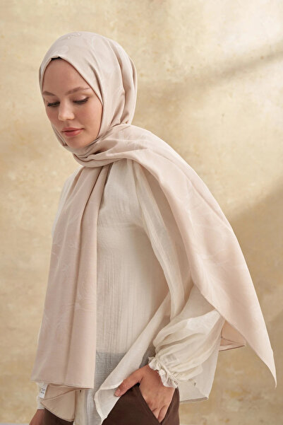 ARMANDA شال كريمي بنمط باروك من الخيزران