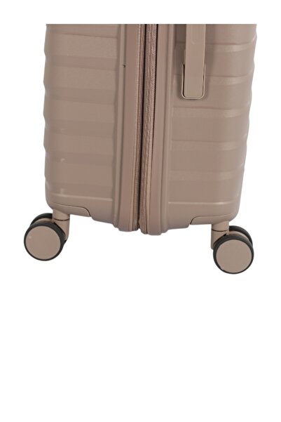 AVIATOR Luxury and complete travel bag set – 5 pieces made of highly durable, break-resistant polypropylene