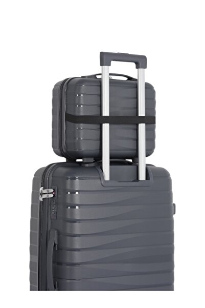 AVIATOR Luxury and complete travel bag set – 5 pieces made of highly durable, break-resistant polypropylene