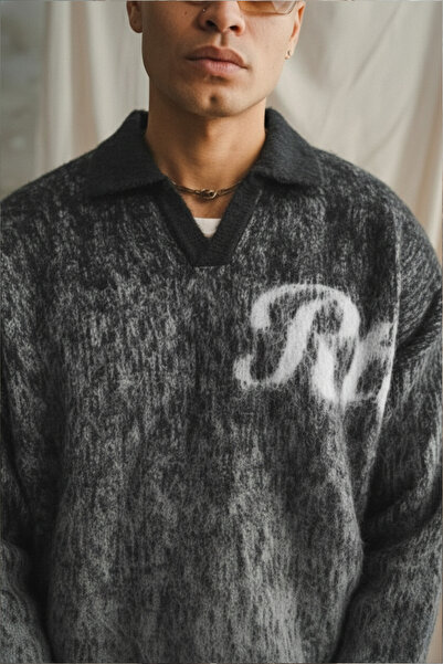 A&O Style Men's Anthracite Oversized Half Placket Polo Neck Rtc Printed Furry Sweater