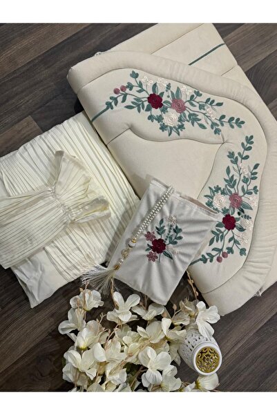 abdelqater A luxurious, padded prayer mat set with royal embroidery, ideal for the elderly and for relieving knee pain during prostration.