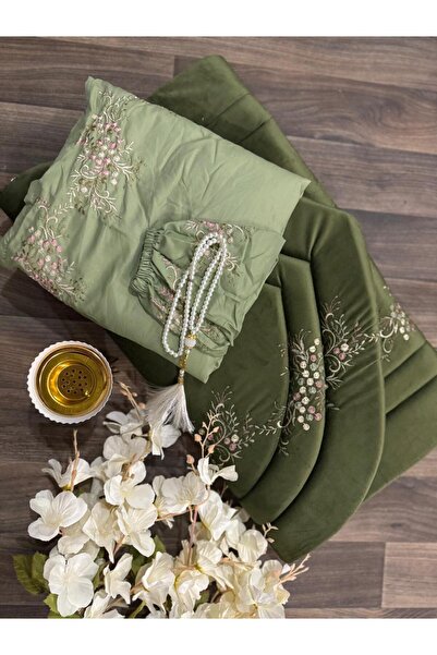 abdelqater A luxurious, padded prayer mat set with royal embroidery, ideal for the elderly and for relieving knee pain during prostration.