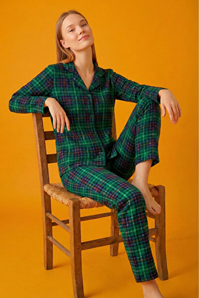 Farya Home Dreamy Christmas Cotton Suede New Year Themed Plaid Pajamas Set