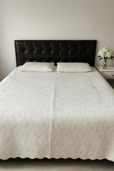 İSTANBUL ÇARŞISI Kapitoneli, Ultrasonik Çift Kişilik Yatak Örtüsü -Krem Beyaz