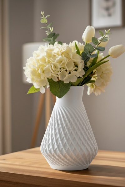 MEK Модерна декоративна пластмасова ваза с спирален дизайн, бяла (20x14 см)