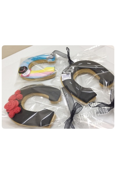 Jeton Pasta Butik Kurabiye İyi Şans Kurabiyesi Nal kurabiye 10 adet 600₺