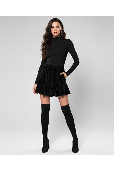 Pretty Velvet skirt with pleats