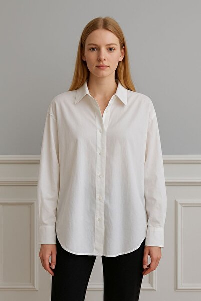 Nagihan Butik Kadın Beyaz Çift Düğmeli Arkası Yırtmaçlı Pamuklu Gömlek