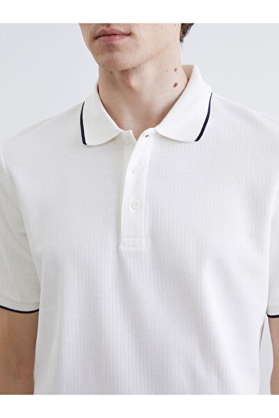 LC Waikiki Ανδρικό μπλουζάκι με λαιμόκοψη πόλο σε χρώμα εκρού από το plus-store