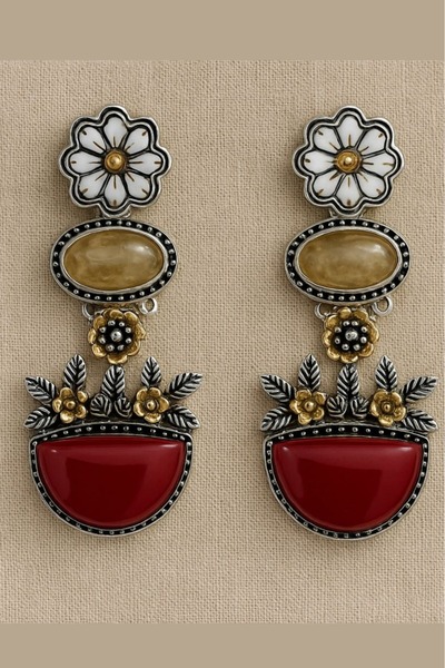 Elika Silver Women's Fragmented Flower Earrings / Vintage Earrings