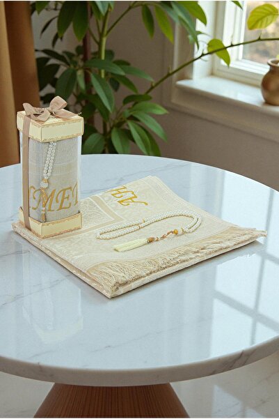 ihvan online İsme Özel Çeyizlik Seccade Seti Hediyelik Özel Kutulu Krem