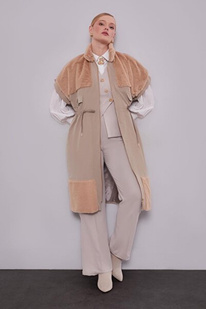 Levidor Camel Fur Collar Vest