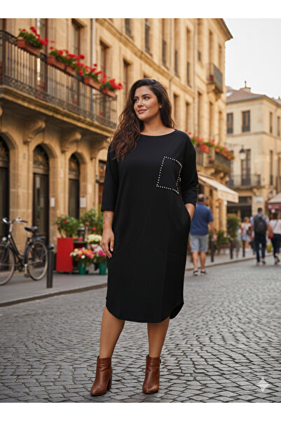 Barato Rochie neagră midi, mărime mare, cu buzunar pătrat la piept, cu detalii din țesătură elegantă premium